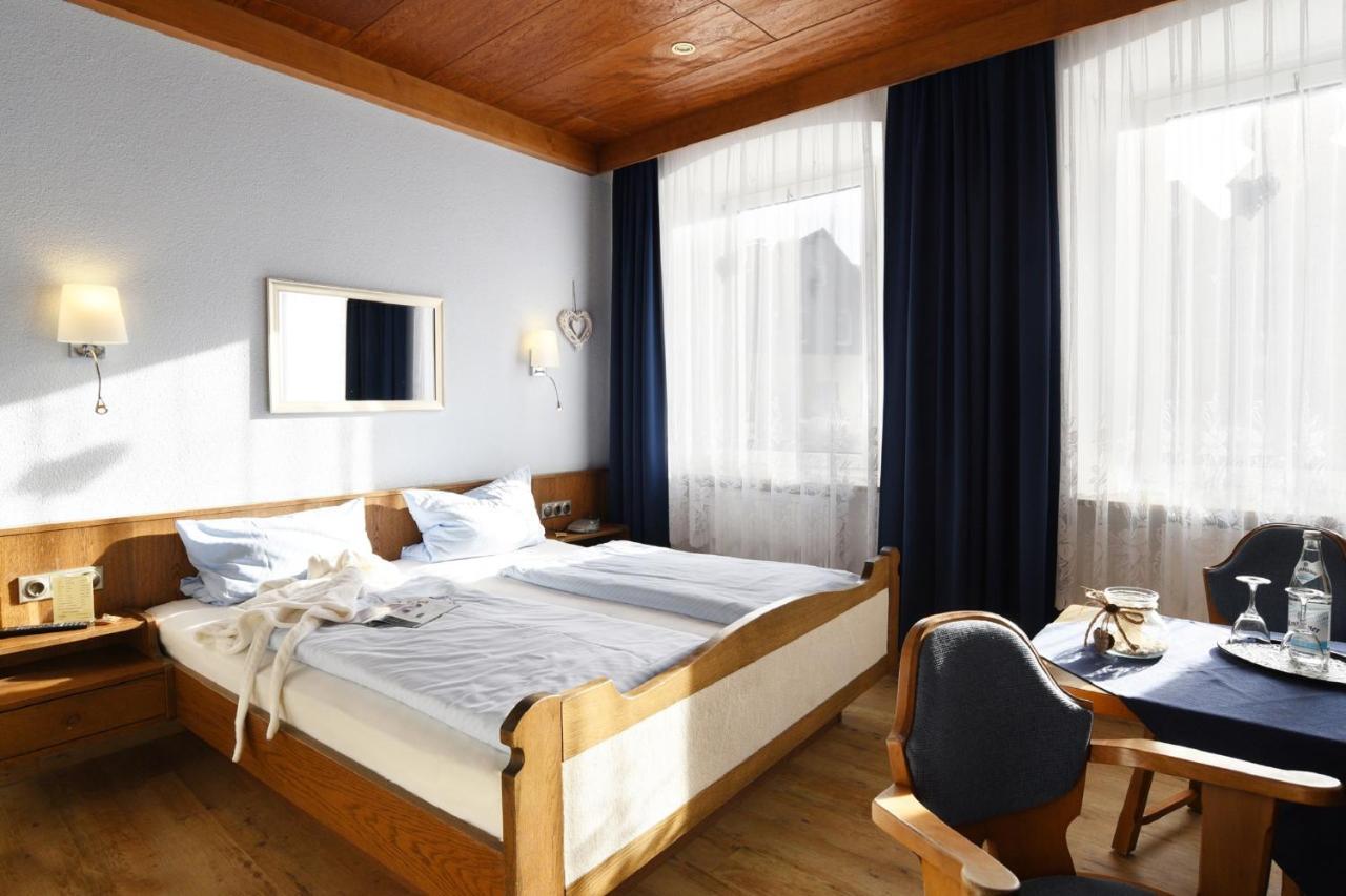 Gasthof & Hotel Goldener Hirsch Bad Berneck im Fichtelgebirge Exterior photo